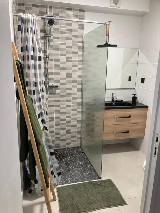 Studio Meuble Residence Estudom - Hibiscus - Universite De Cayenne Ngoại thất bức ảnh